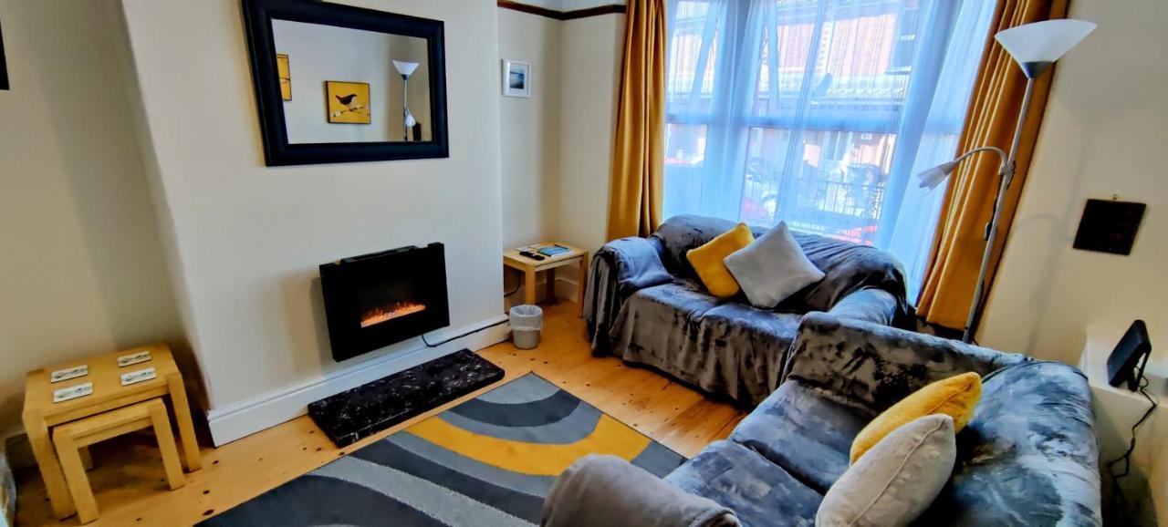 Rhubarb Terrace On The Coast - Sleeps 1-6 Villa Colwyn Bay Exterior foto