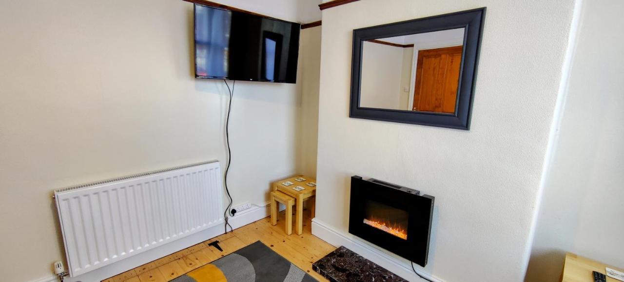 Rhubarb Terrace On The Coast - Sleeps 1-6 Villa Colwyn Bay Exterior foto