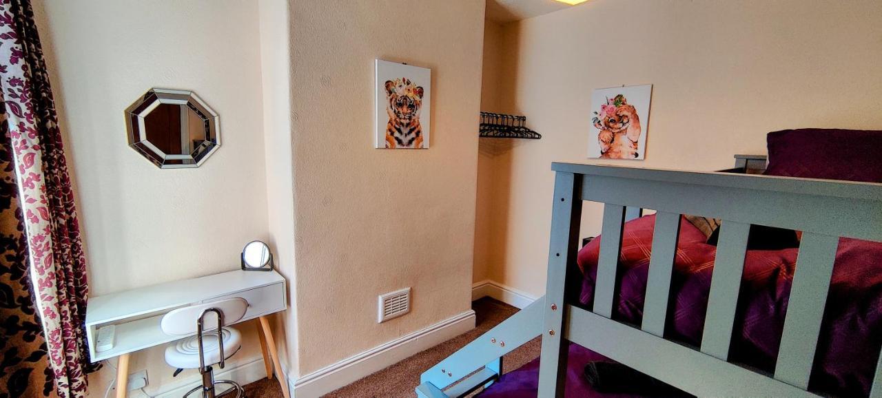 Rhubarb Terrace On The Coast - Sleeps 1-6 Villa Colwyn Bay Exterior foto