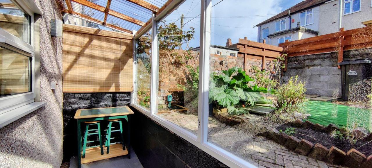 Rhubarb Terrace On The Coast - Sleeps 1-6 Villa Colwyn Bay Exterior foto