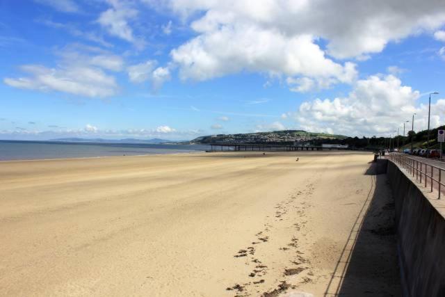 Rhubarb Terrace On The Coast - Sleeps 1-6 Villa Colwyn Bay Exterior foto